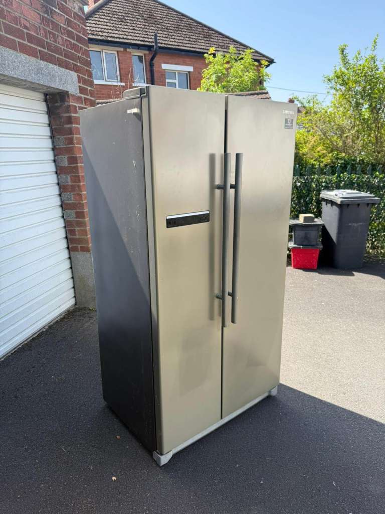 SAMSUNG RSA1SHPN American-Style Fridge Freezer - Platinum Inox £250