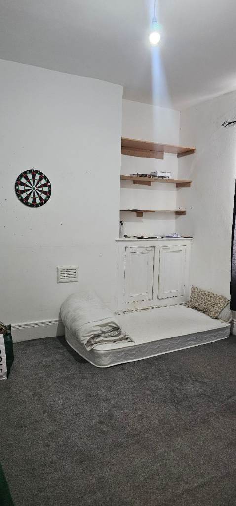 Space Available for single person in sharing in a 3 bedroom house