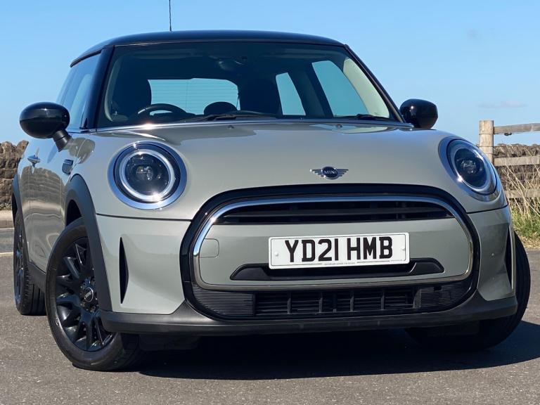 2021 MINI Hatch 1.5 Cooper Classic Auto 3dr - Bluetooth & DAB Radio & LED Headlights HATCHBACK Pe...