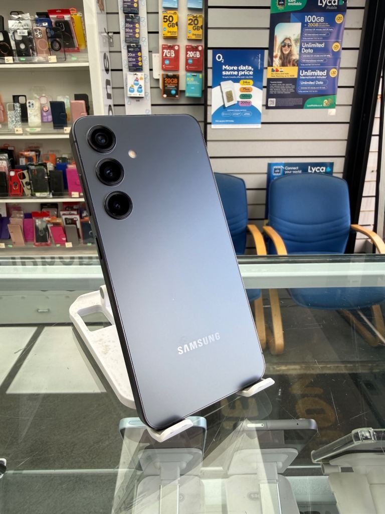 Samsung S24 