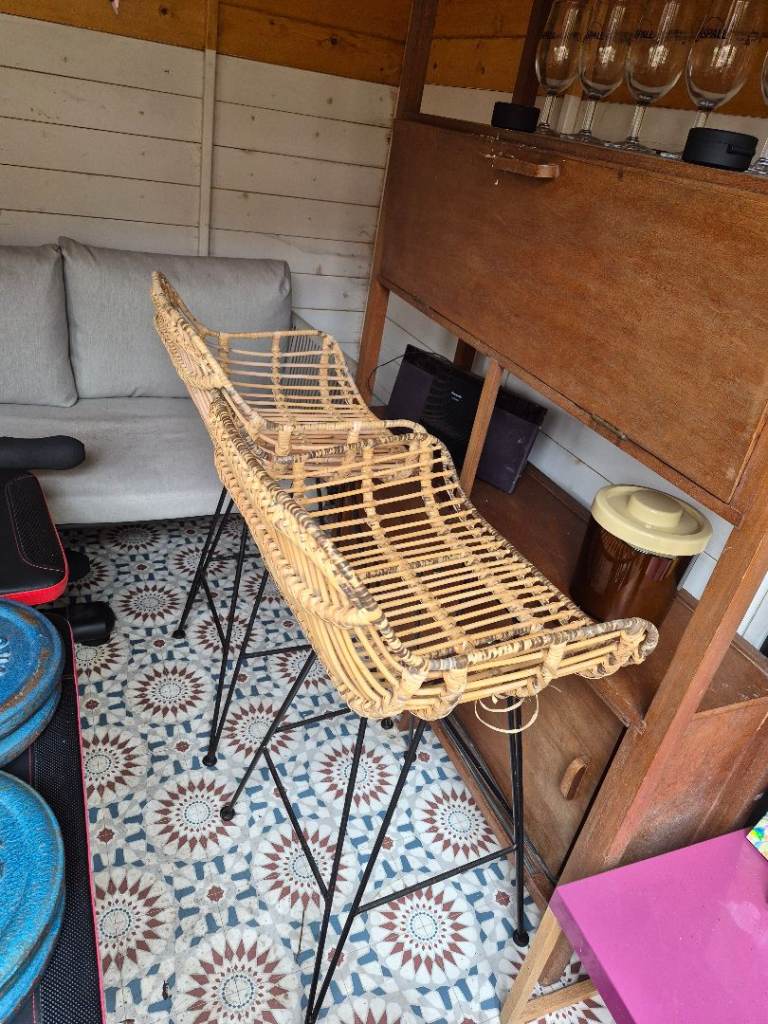 Rattan Woven Bar Stools with Metal Legs – Good Condition