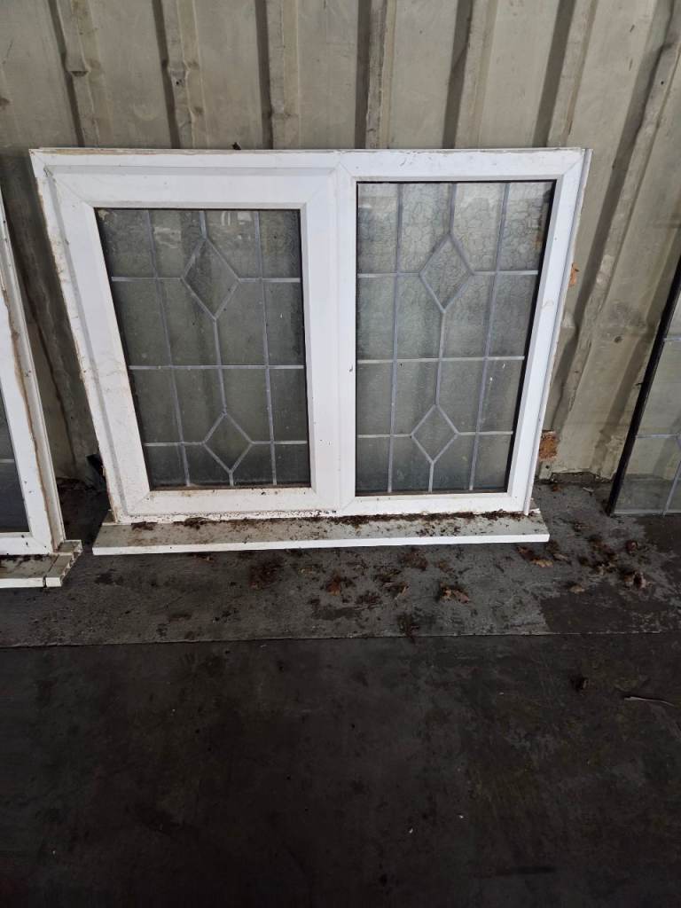 Double Bathroom Window Lattice