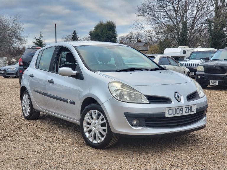 2009 RENAULT CLIO 1.5 DCI DYNAMIQUE 5 DOOR 5 SPEED MANUAL SILVER