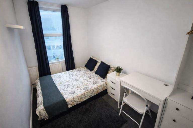 🌷Cosy Double Room in Stepney Green | 1 Min to Station | All Bills Included!