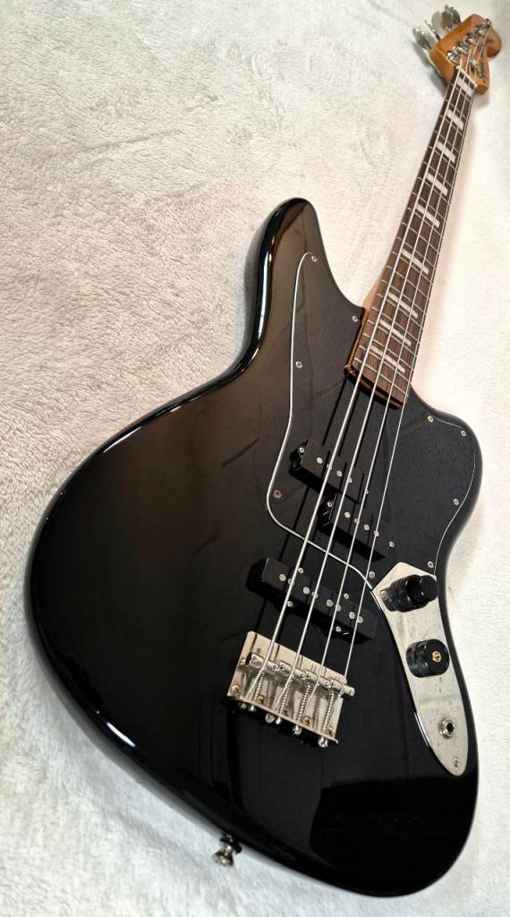 Fender Classic Vibe 70s Jaguar Bass Guitar 