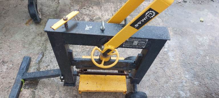 LUMAG LST 33/14 Stone Splitter / Block Cutter – Good Condition