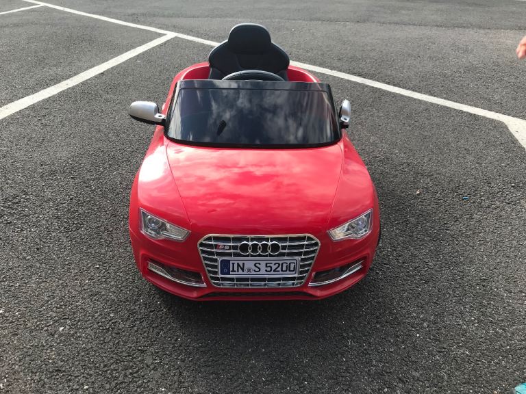 RED Audi S5 Cabriolet 6v Ride on - **Used/Good Condition**