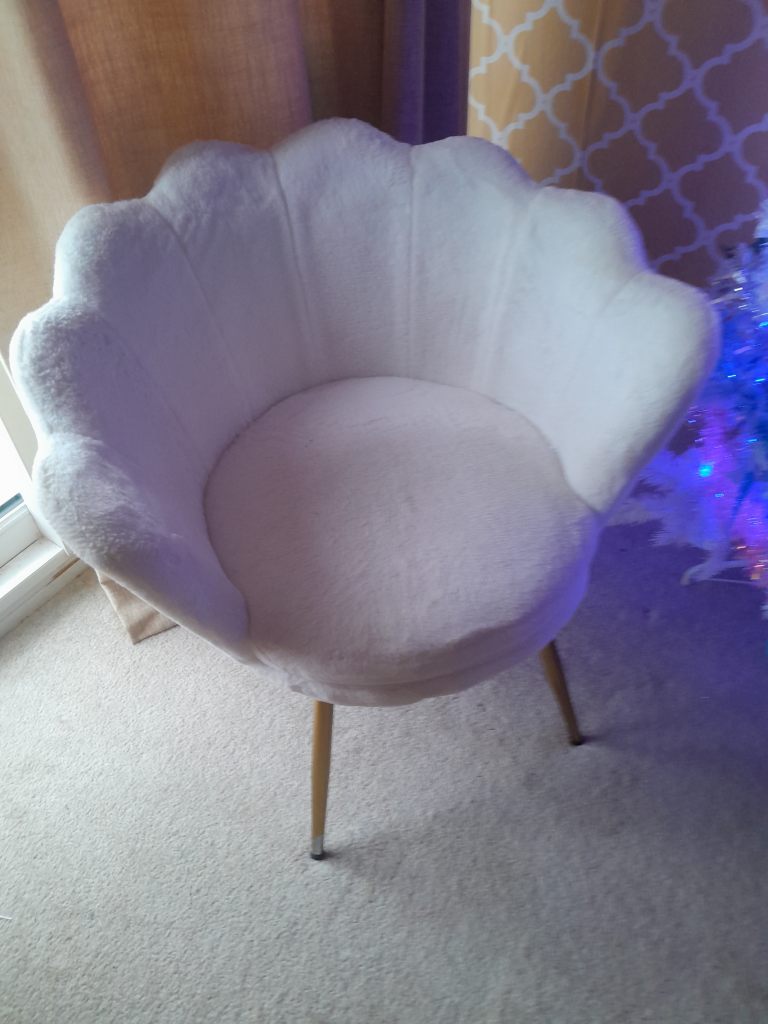 Cream shell chair 