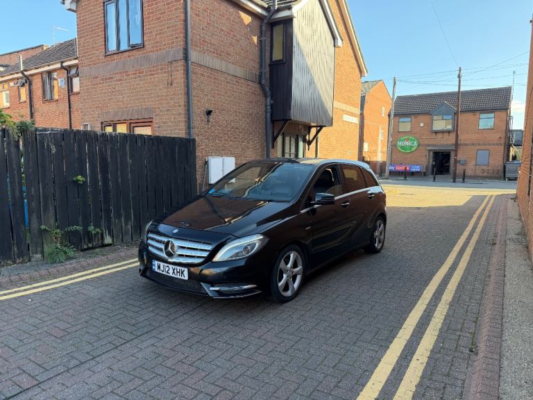MERCEDES BENZ B CLASS AMG LINE 