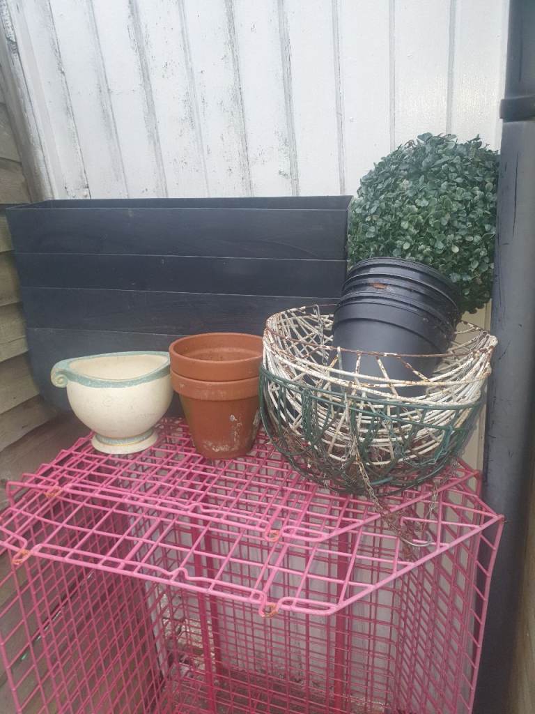 Hanging Baskets & Bush , Terracotta Pots, Planters & Other Pots , Good Condition, Very Useful. 