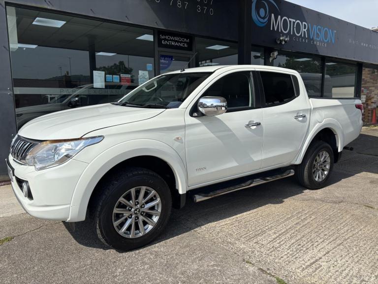 2016 Mitsubishi L200 2.4 DI-D DC Titan Pickup Double Cab 4dr Diesel Manual 4WD Euro 5 (178 ps) Pi...