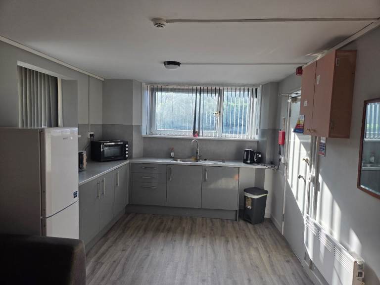 Bedsit ideal for worker working away from home