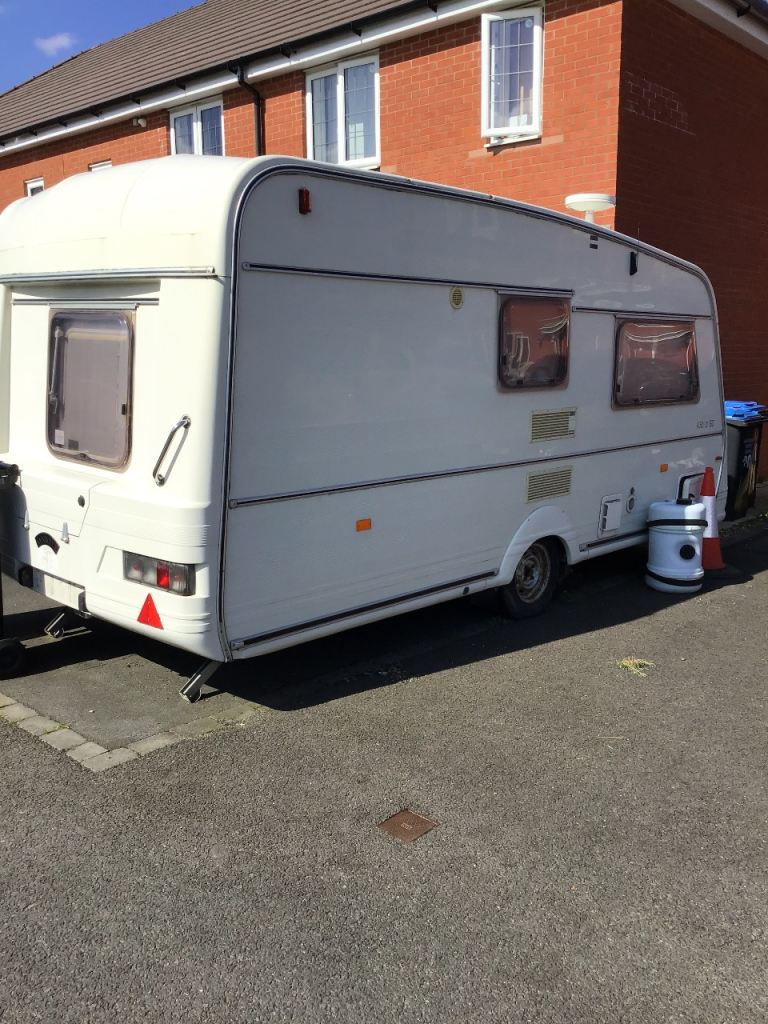 Vanroyce 450/2 Touring Caravan
