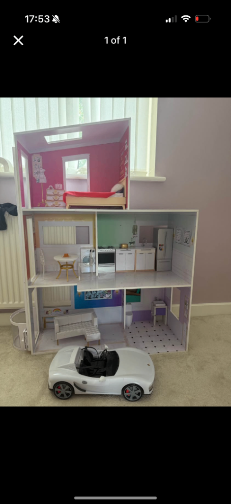 Large rainbow high Dollhouse with Furniture and Car – Good Condition