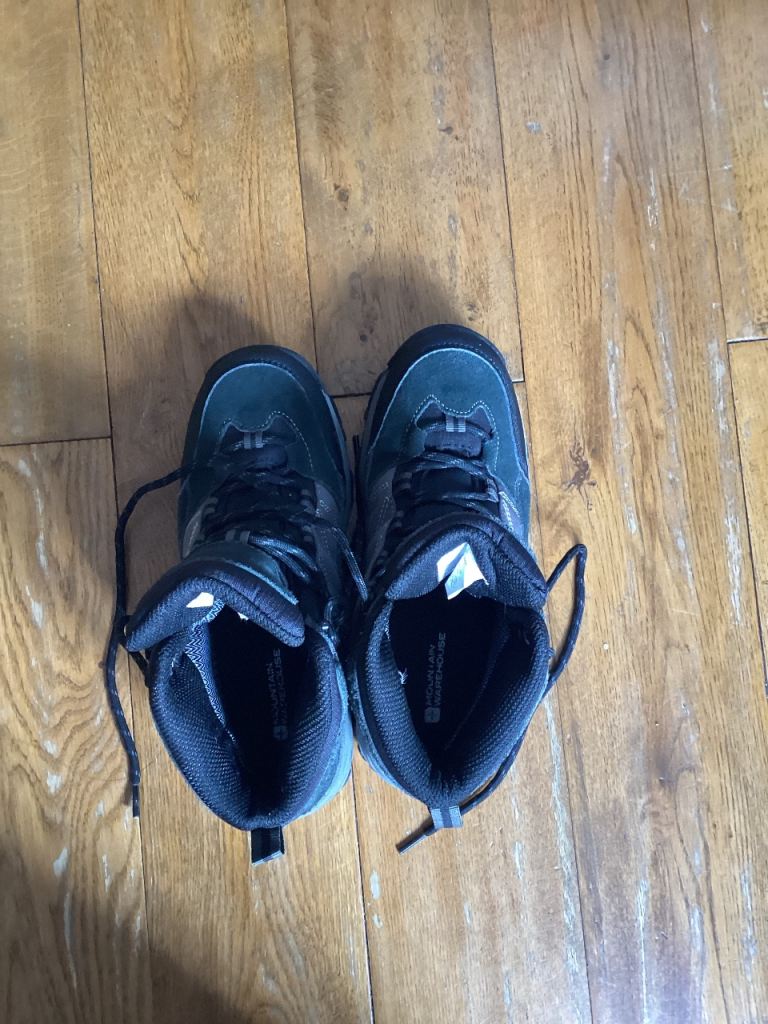 Mountain Warehouse Black Hiking Boots – Good Condition