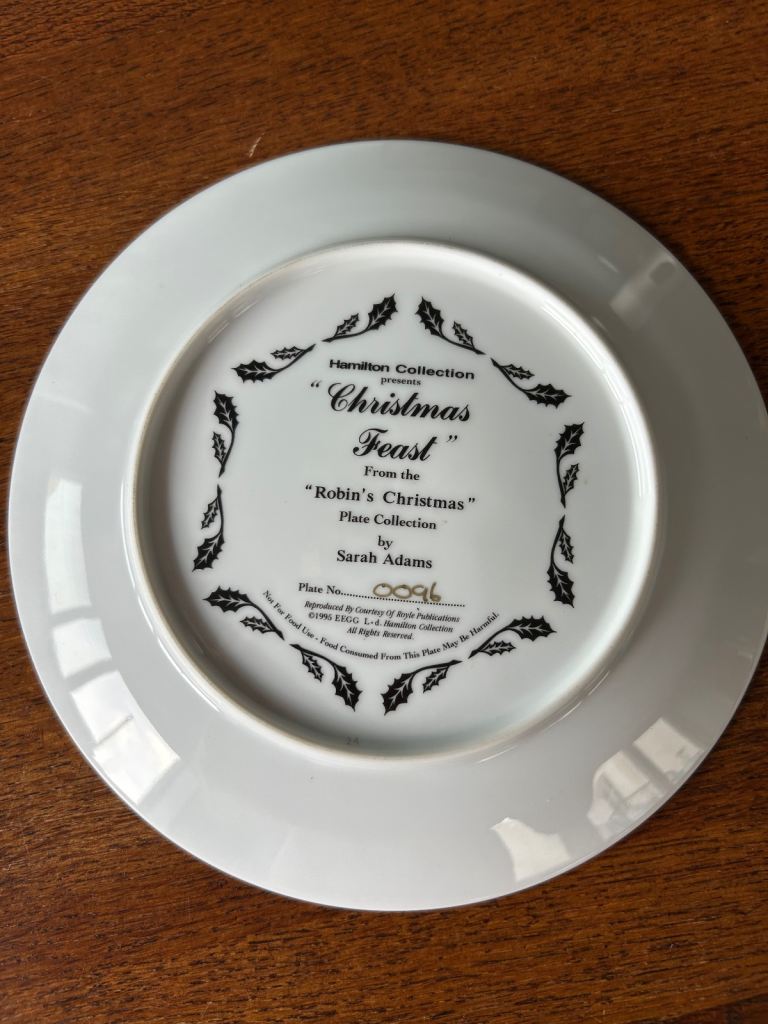 Set of 4 Christmas themed plates