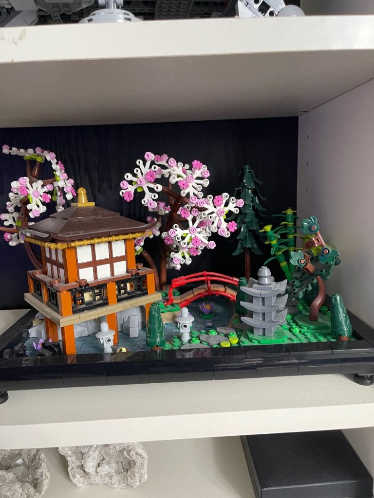 LEGO Japanese Garden Display Set – Excellent Condition