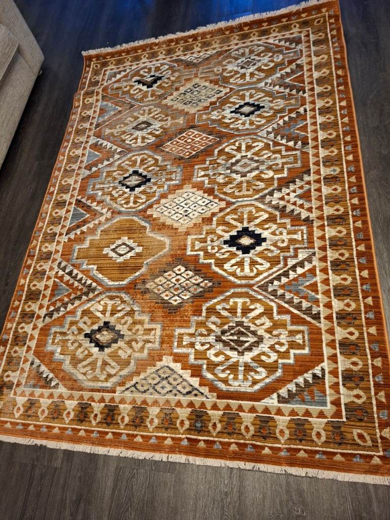 Esin Traditional Rug 160×235 Dunelm