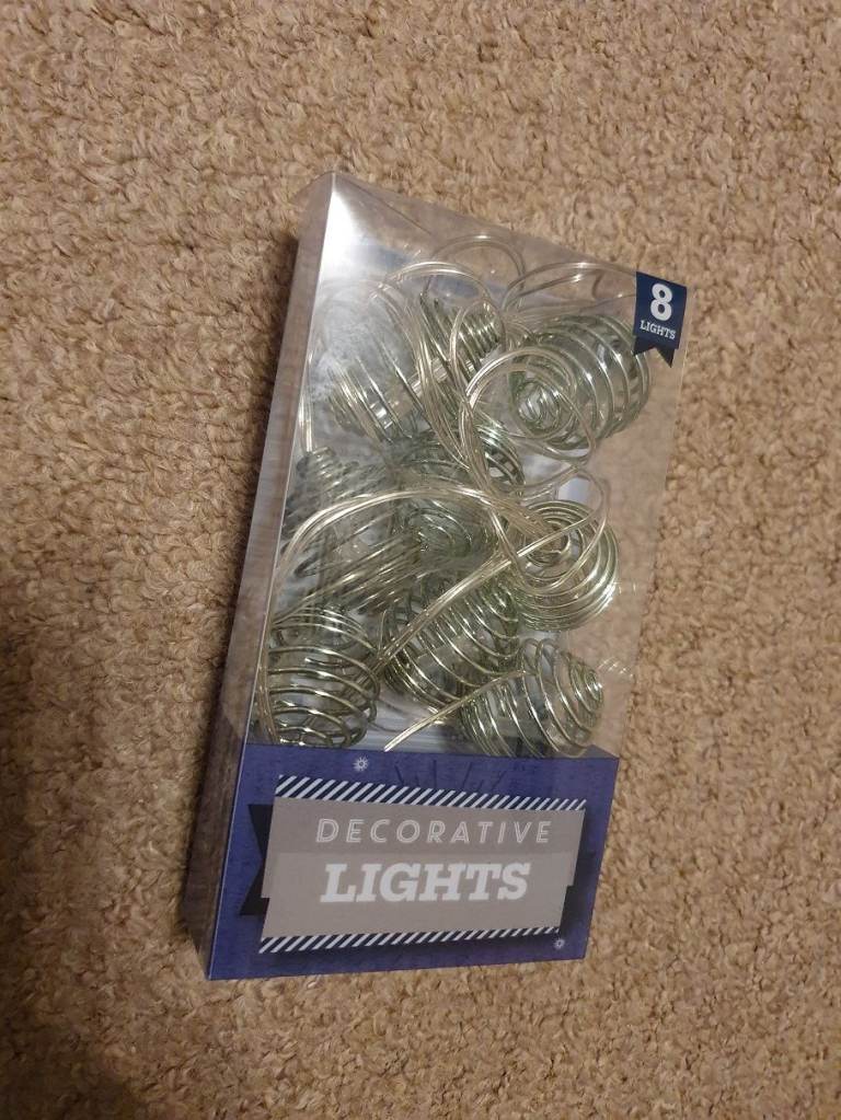 8 Decoration Lights - NEW - battery powered - ideal for craft projects