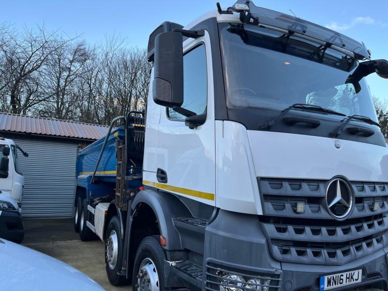 Mercedes-Benz Arocs 8x4 tipper grab only 167000 km