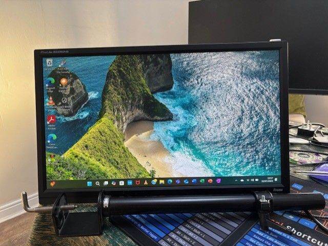 IIYAMA PROLITE B2280HS 21.5” HDMI MONITOR, WITH ADJUSTABLE ARM DESK MOUNT [C & C2 = 2]