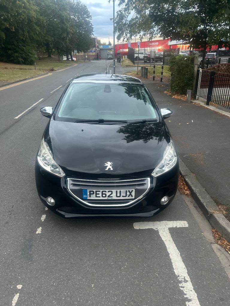 Peugeot, 208, Hatchback, 2012, Manual, 1398 (cc), 3 doors