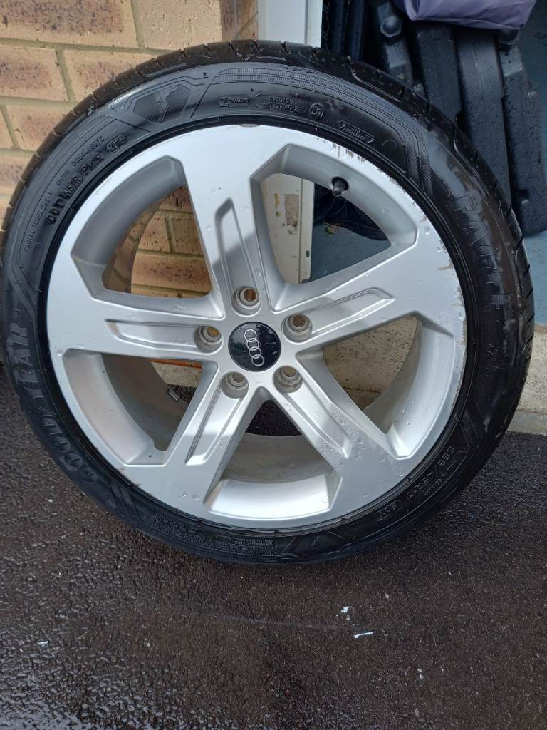 Audi A3 Alloy Wheel and Tyre