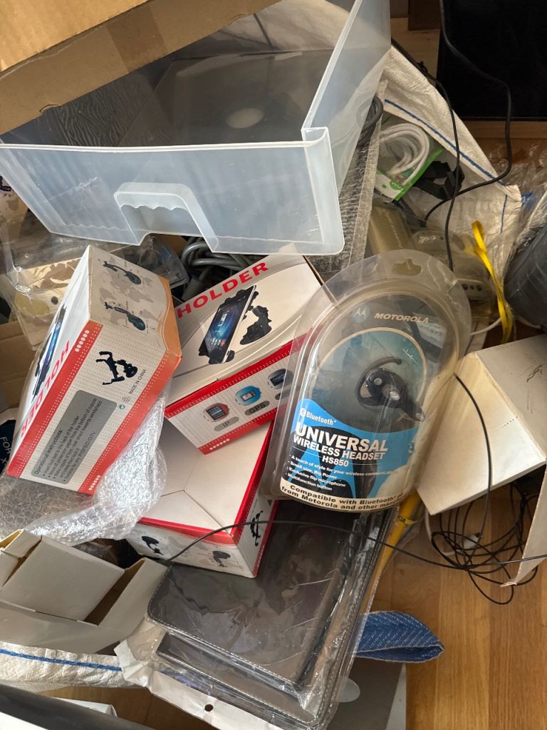 Mobile phone shop bits 