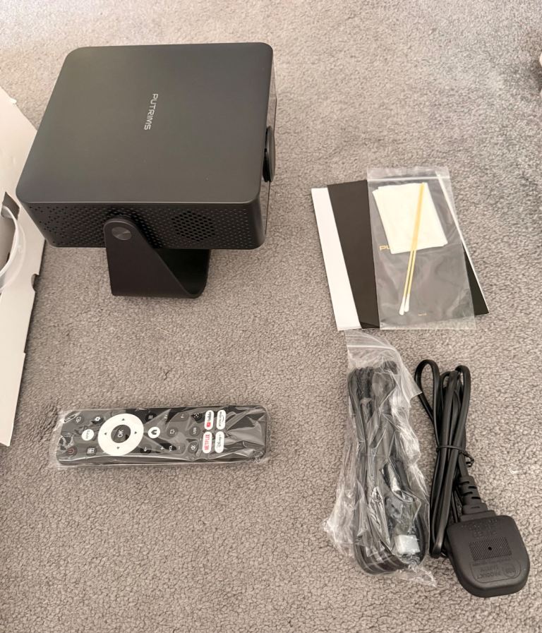 Smart Projector  330°  Rotatable Portable Projector 4K  