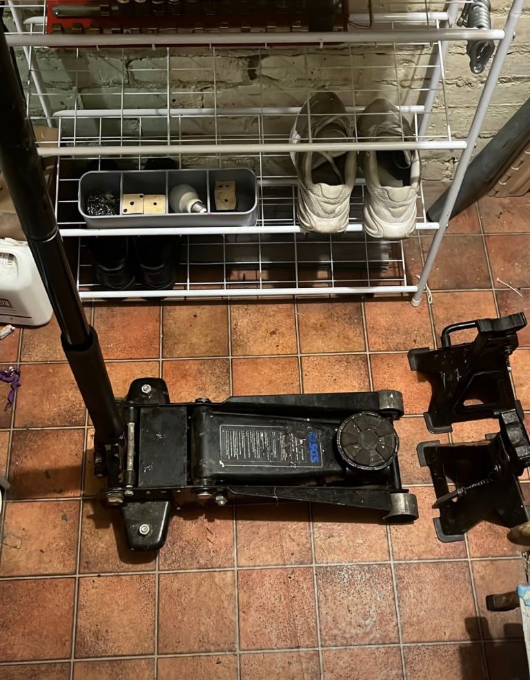 SGS 3 tonne trolley jack & axel stands