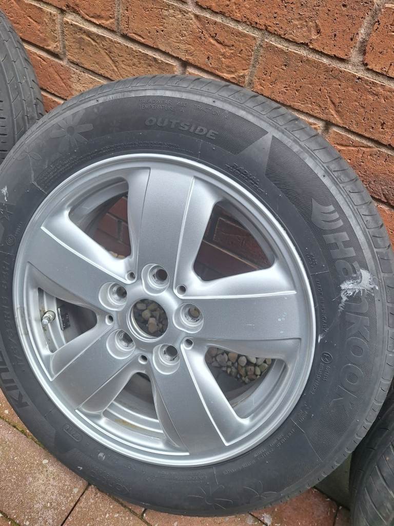 Set of 4 Mini Cooper 15inch alloy wheels with new Hankook tyres