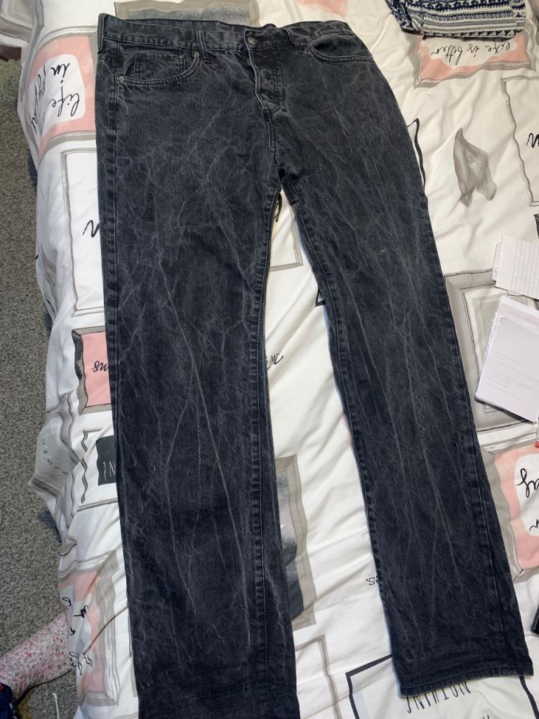 PAIR OF MENS BLACK STRAIGHT JEANS WAIST 36”
