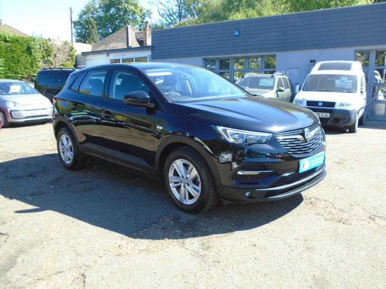 2019 Vauxhall Grandland X 1.2 Turbo SE 5dr HATCHBACK Petrol Manual