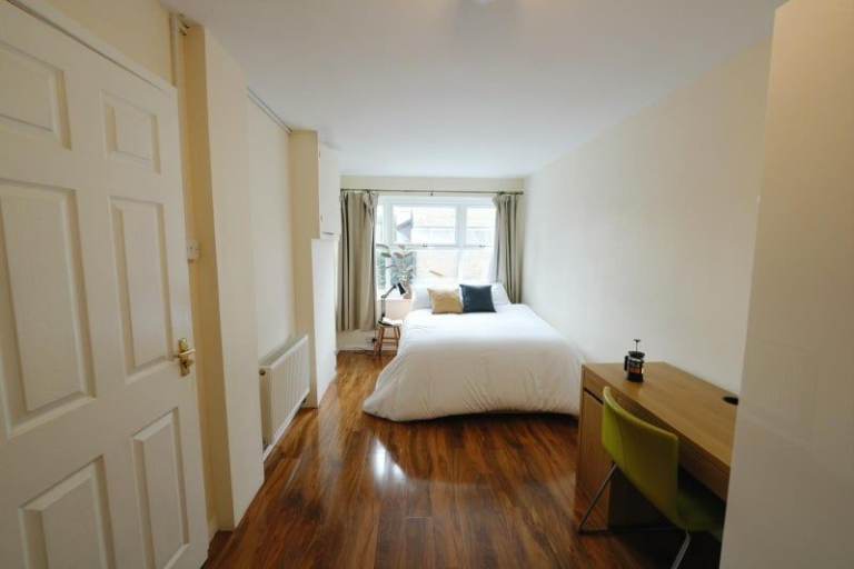 Detached house with garden | London Bridge