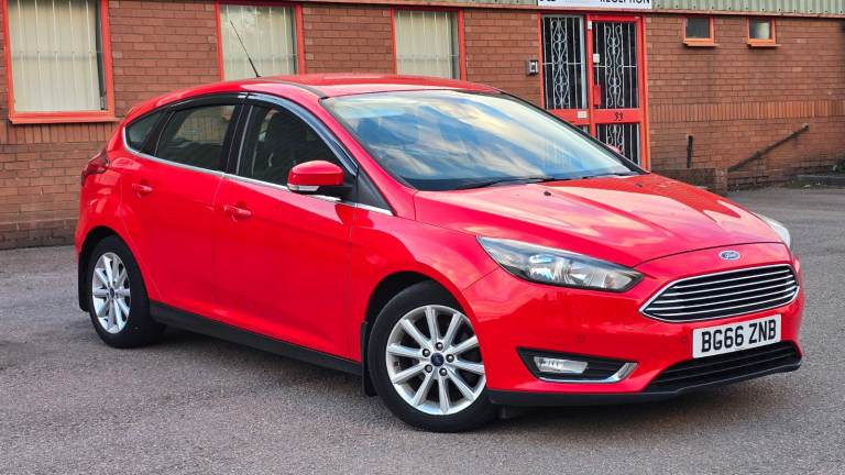 Ford Focus 1.0 t TITANIUM 5dr Sat Nav just serviced wet-belt replaced & new mot! 66 Reg £20 tax!