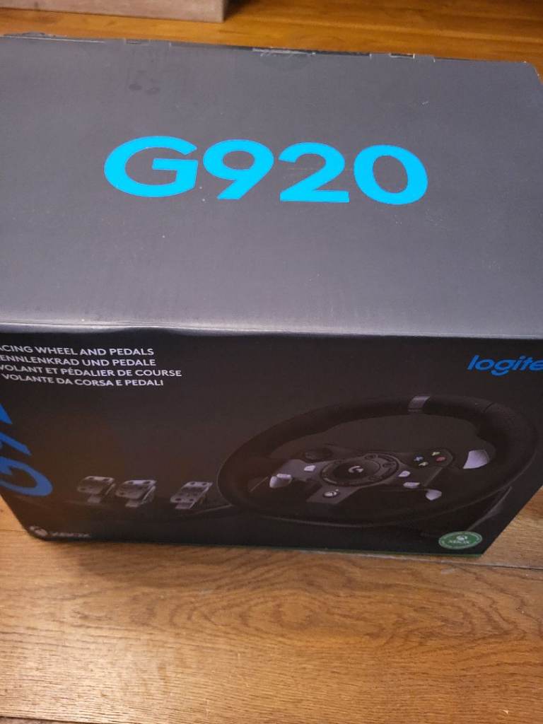 G920 Wheel and pedals. Free stand