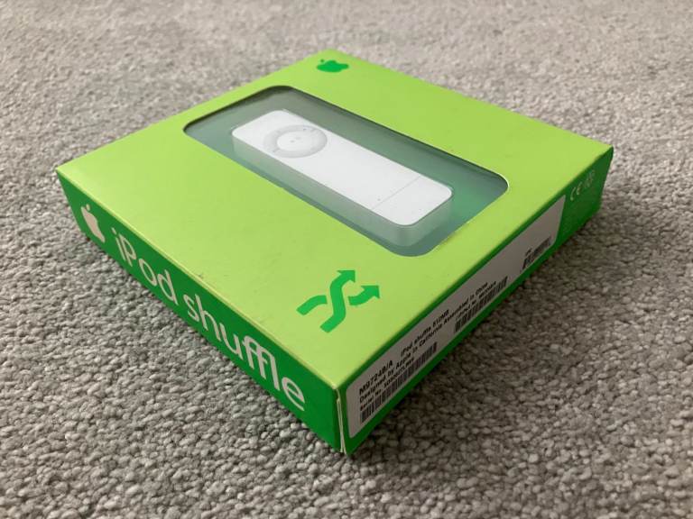 Unopened Apple iPod SHUFFLE 1st Gen/White 512 MB 