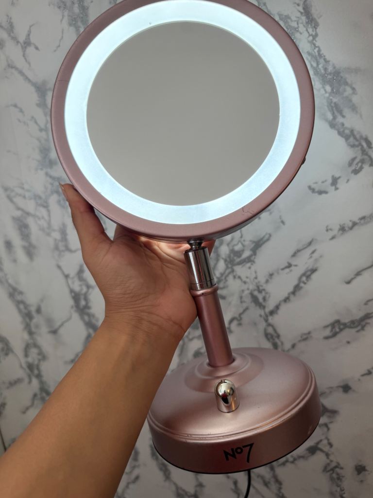 No7 light up mirror 