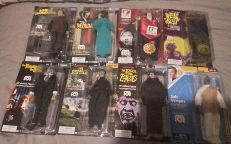 25 mego horror action figures as a job lot 