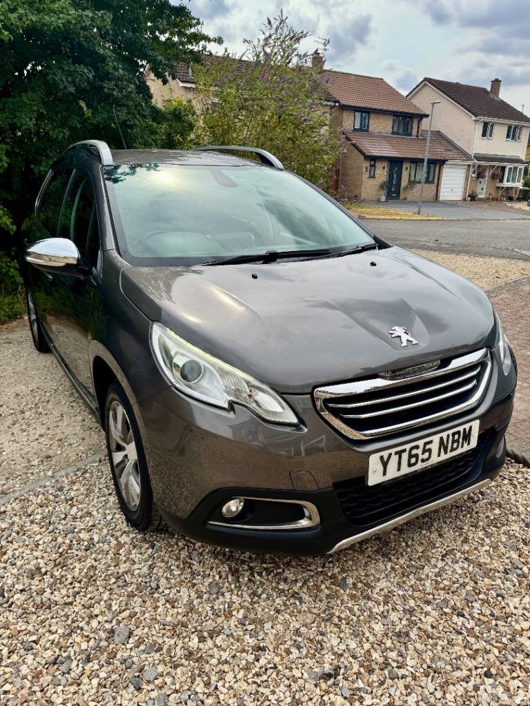 Peugeot 2008 AUTOMATIC 1.2 Pure tech petrol 2015 reg only 65k miles 