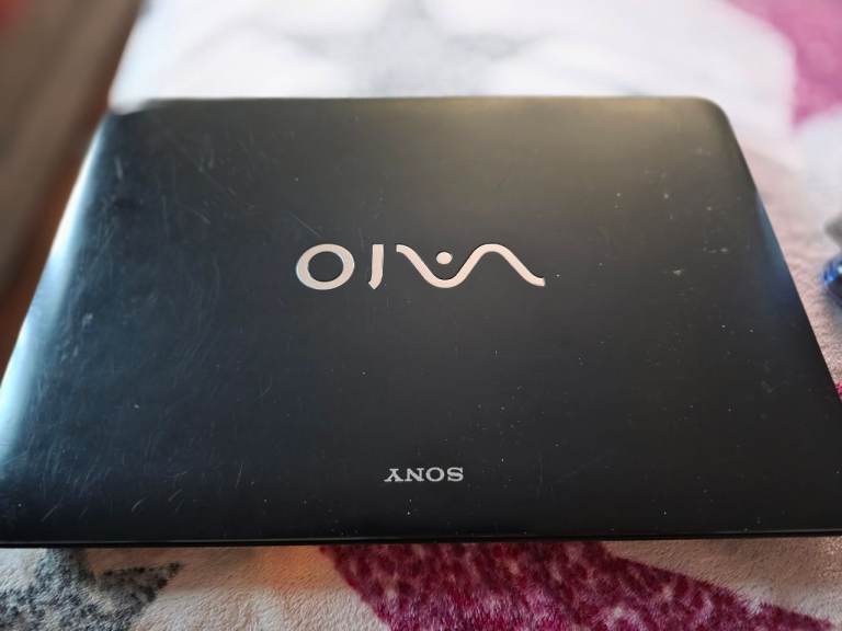 Sony Vaio SVF142CM29M Laptop
