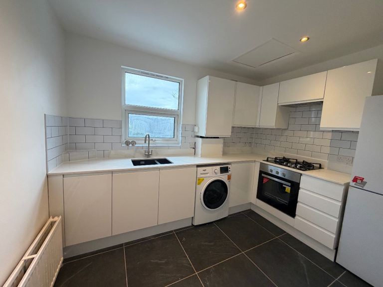 2 Bed Flat, Sydenham Road, CR0