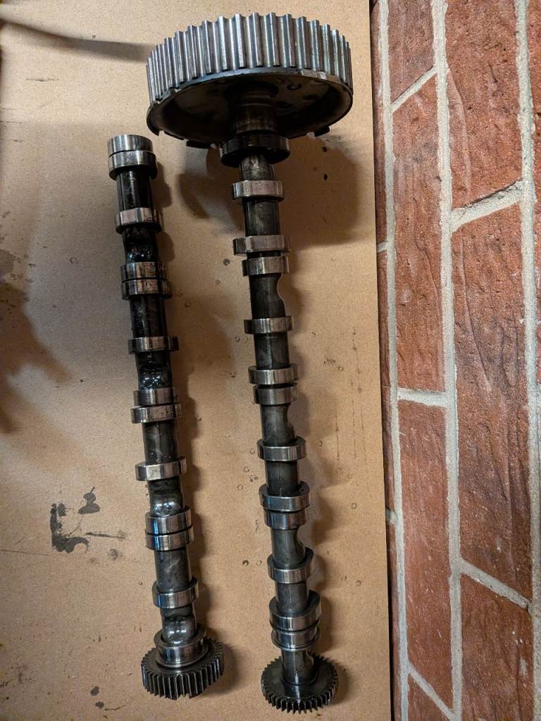 1.6 TDI cam shafts and casing 