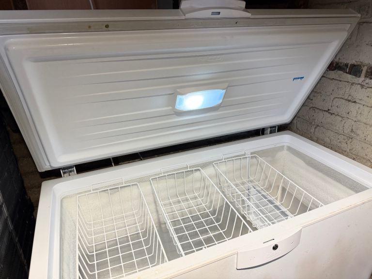 Beko Chest Freezer – White, Good Condition