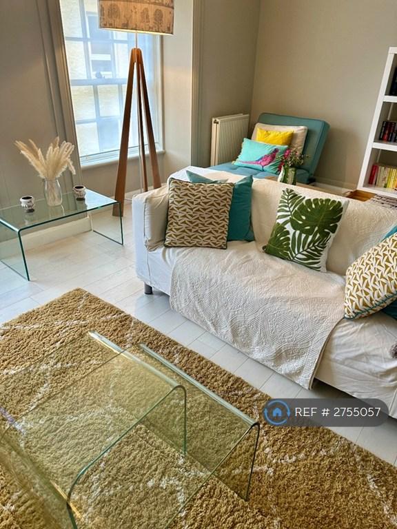 2 bedroom flat in Brae Street, Dunkeld, PH8 (2 bed) (#2755057)