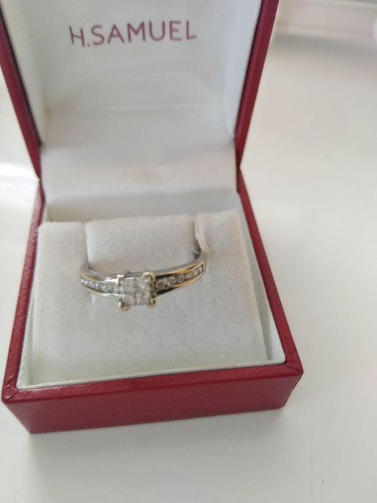 9 ct gold diamond ring 