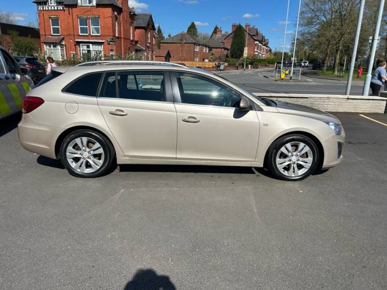 2012 Chevrolet Cruze 1.7 VCDi LTZ 5dr [Nav] ESTATE DIESEL Manual