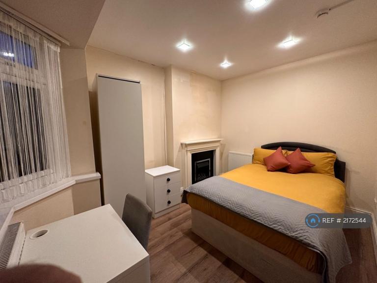 1 bedroom in Sunningdale Avenue, Coventry, CV6 (#2172544)
