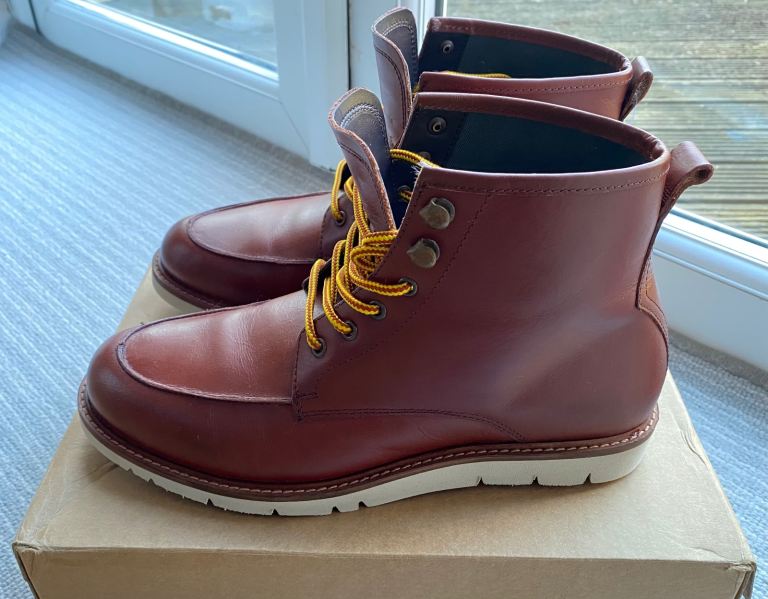NEW Unworn Men's Leather Boots - Size 9 UK