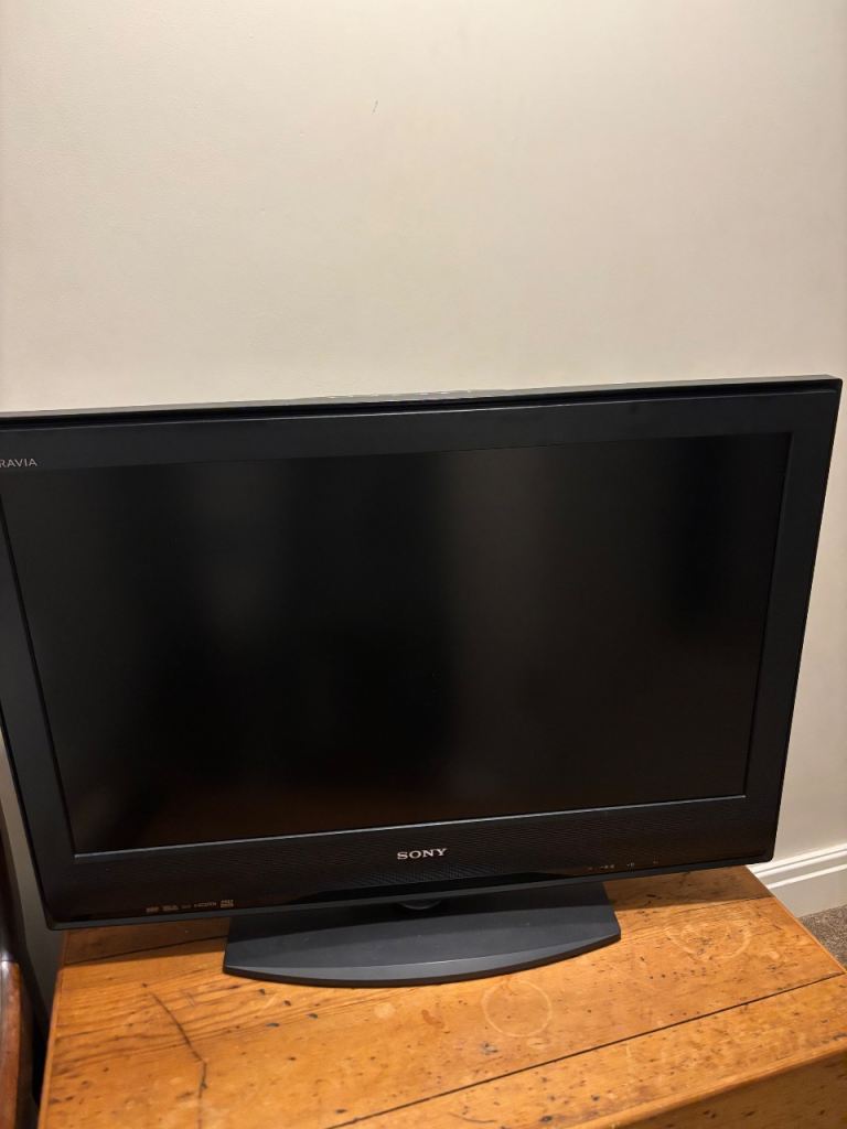 Sony Bravia LCD TV with Remote – Good Condition